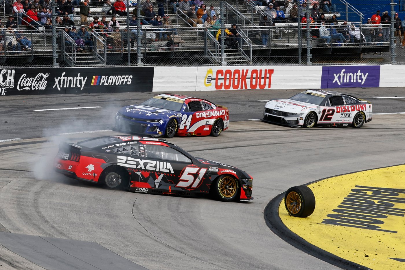 Byron outduels Blaney for victory at Martinsville and NASCAR Championship 4 berth | iNFOnews.ca Byron outduels Blaney for victory at Martinsville and NASCAR Championship 4 berth | iNFOnews.ca
