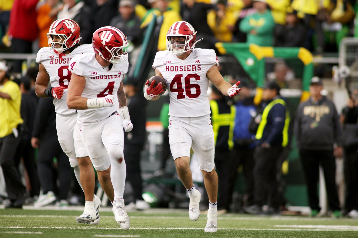 No. 7 Indiana topples No. 3 Oregon 30-20 in tight battle | iNFOnews.ca