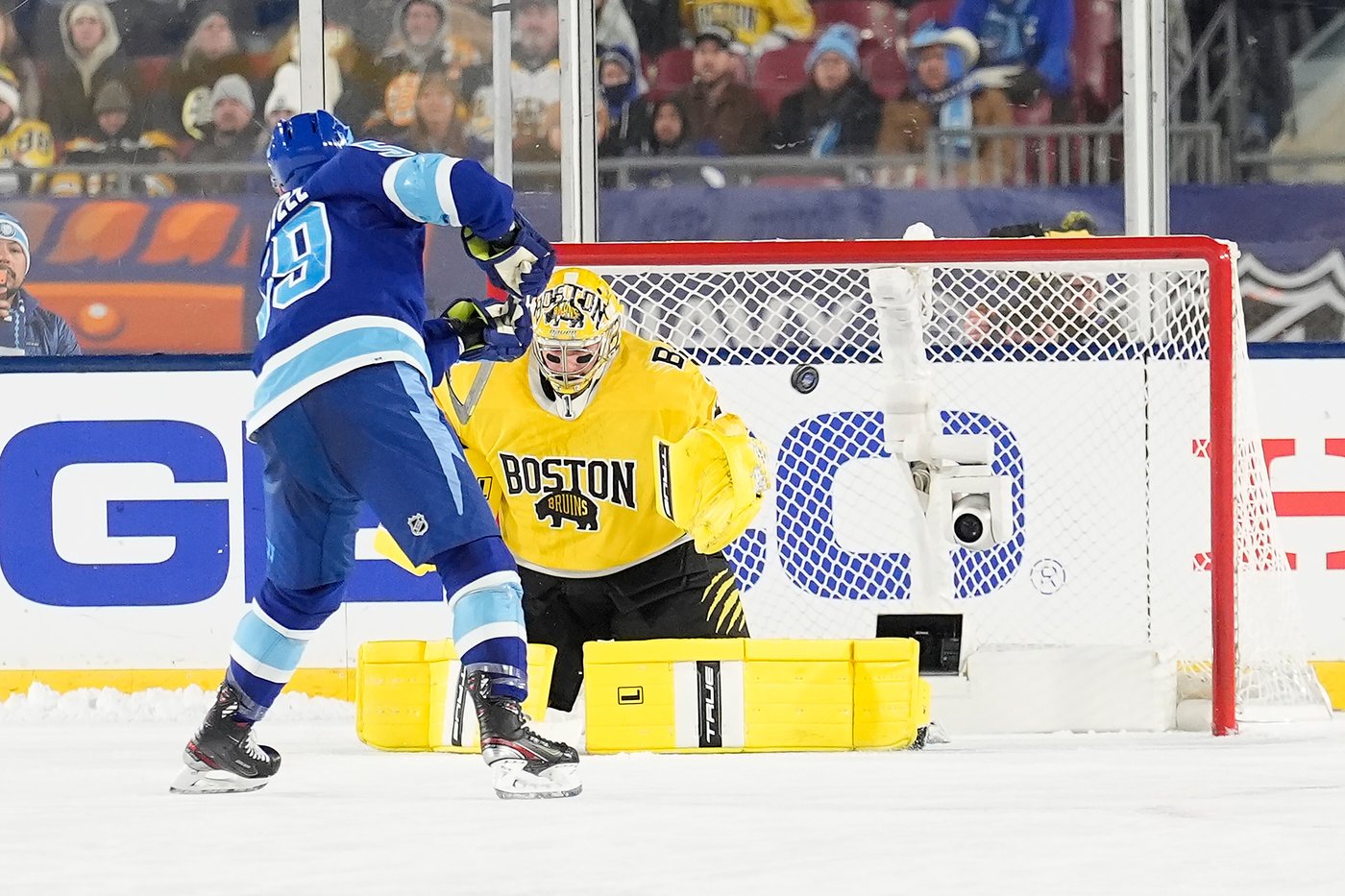 Lightning's historic 4-goal comeback stuns Bruins in NHL Stadium Series game | iNFOnews.ca