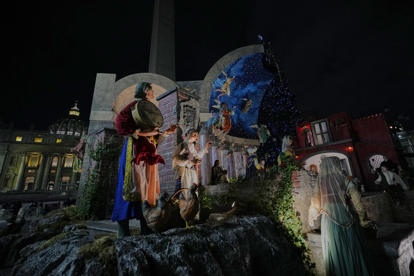 Vatican unveils Nativity scene, lights Christmas tree in St. Peter’s Square | iNFOnews.ca