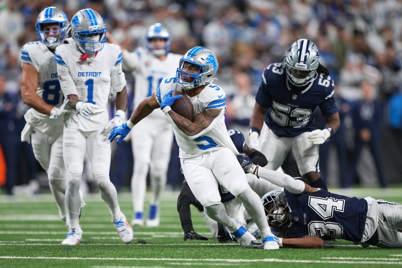 Jahmyr Gibbs rushes for 3 TDs and Lions get much-needed 44-30 win over Cowboys | iNFOnews.ca