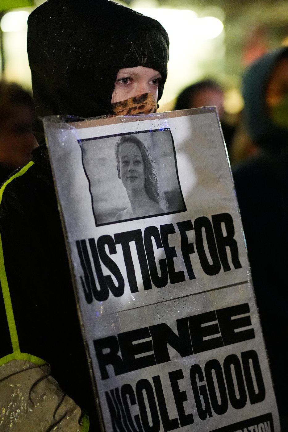 Minnesota shooting videos challenge administration narrative, policing experts question tactics | iNFOnews.ca