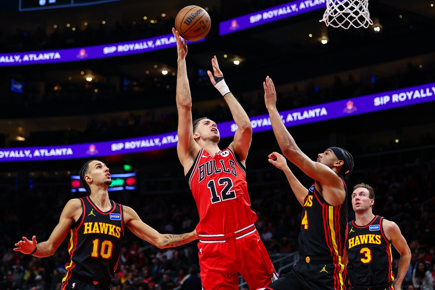 Bulls beat the Hawks 152-150 in the highest-scoring game in the NBA this season | iNFOnews.ca