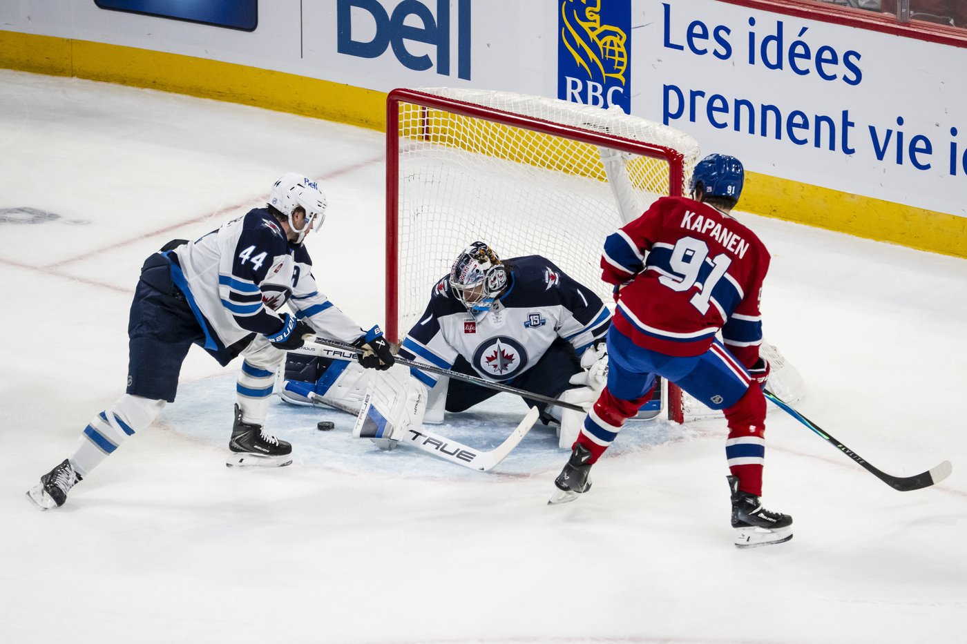 Jets' Comrie bounces back in shootout loss to Canadiens: 'Absolutely fantastic' | iNFOnews.ca