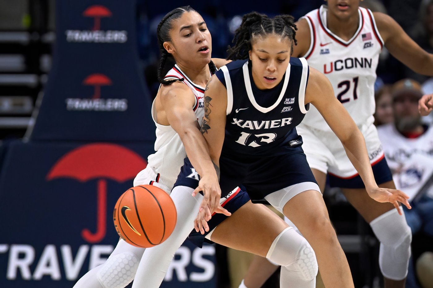 Ziebell leads UConn to 50th consecutive Big East regular-season victory, beating Xavier 97-39 | iNFOnews.ca
