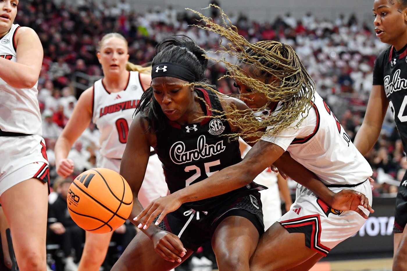 No. 3 South Carolina women outlast No. 22 Louisville 79-77 in ACC/SEC Challenge | iNFOnews.ca