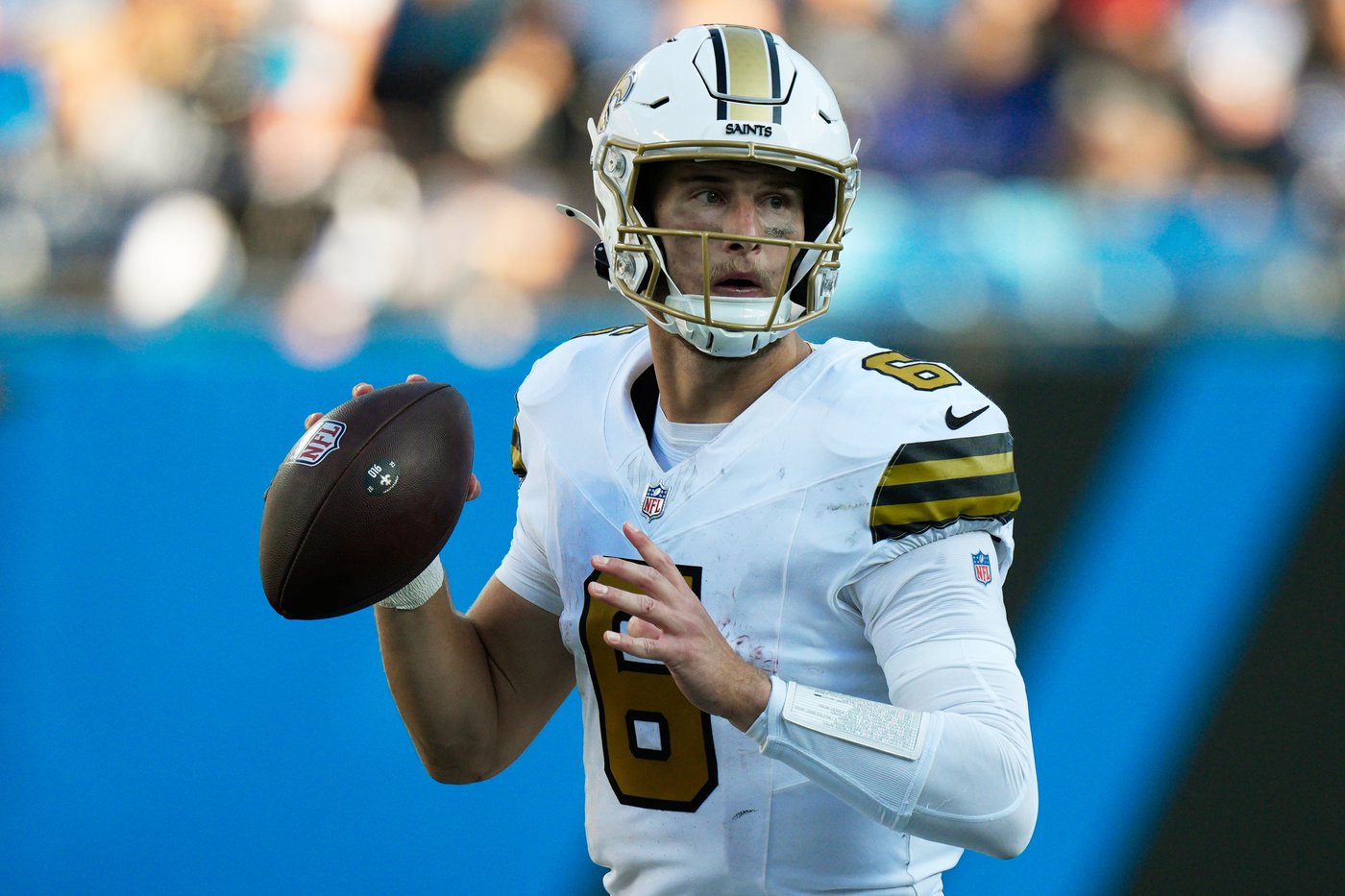 Rookie Tyler Shough throws for 2 TDs to earn first win as Saints defeat Panthers 17-7 | iNFOnews.ca