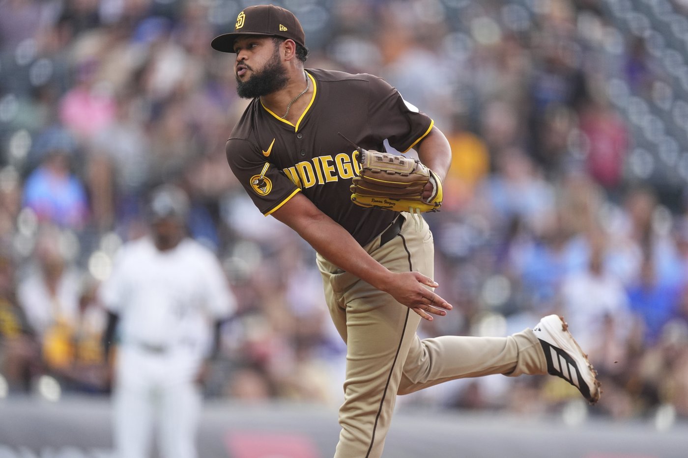 Tatís homers, Padres beat Rockies 10-8 to end 5-game skid | iNFOnews.ca