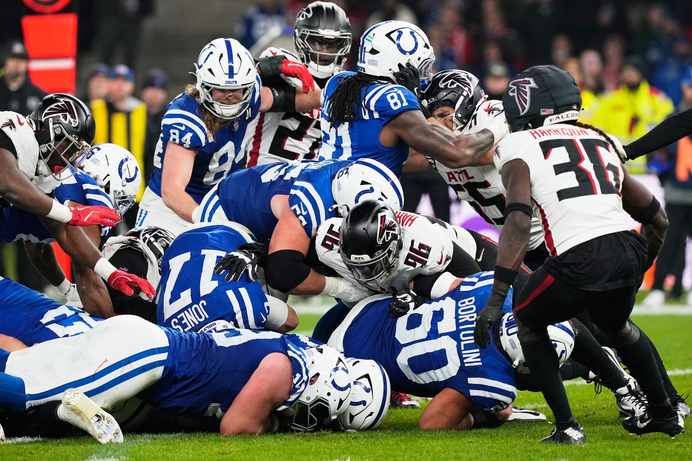 Colts lead AFC South, Chiefs struggling to stay in playoff race ahead of Sunday matchup at Arrowhead | iNFOnews.ca
