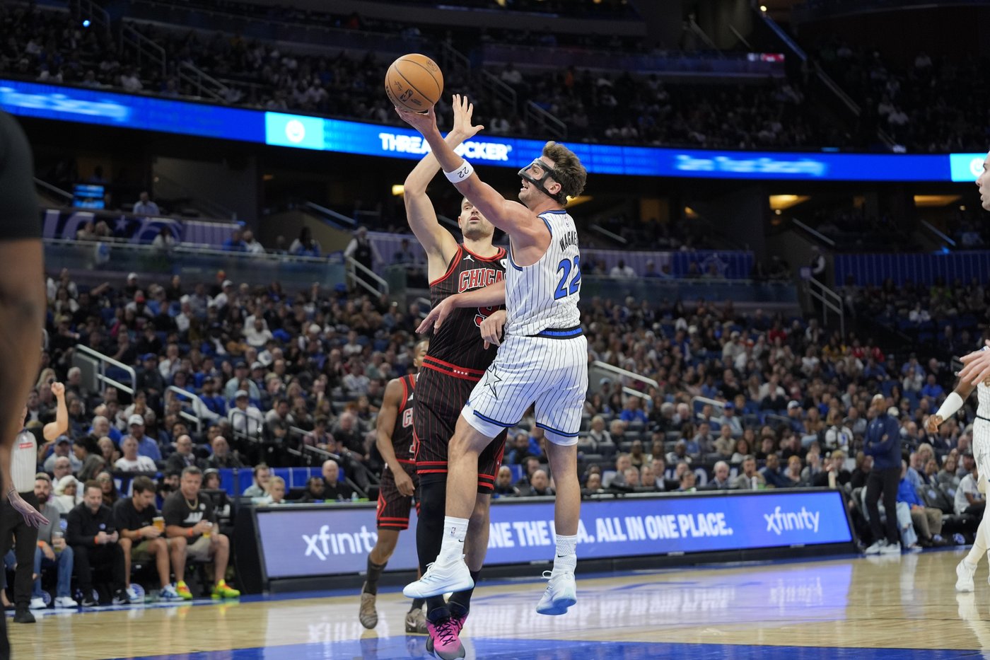 Bane's big 4th quarter helps the Magic beat the struggling Bulls 125-120 | iNFOnews.ca