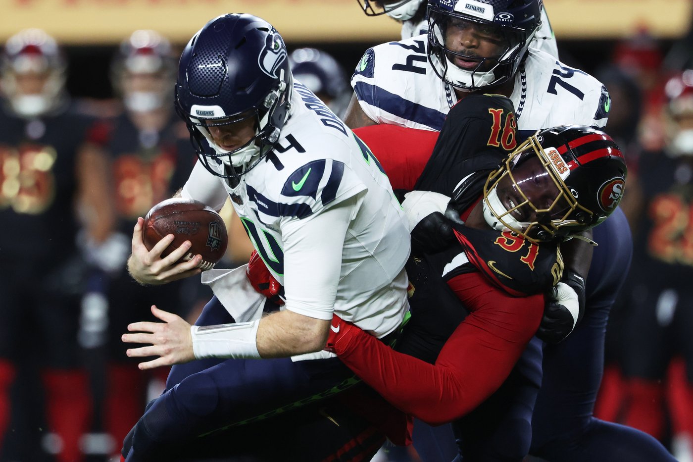 Seahawks QB Sam Darnold injures oblique in practice but is confident he'll play vs. 49ers | iNFOnews.ca