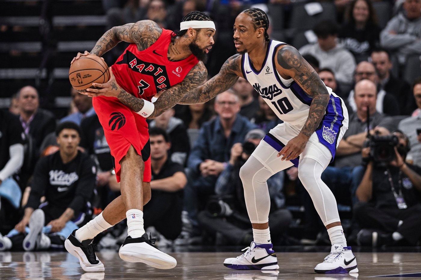 Barnes, Raptors heat up in third quarter to beat Kings 122-109 | iNFOnews.ca