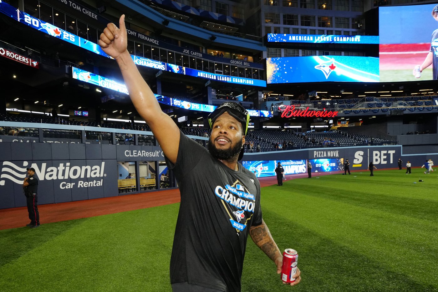 'It's inspiring': Maple Leafs paying close attention to Blue Jays' playoff run | iNFOnews.ca
