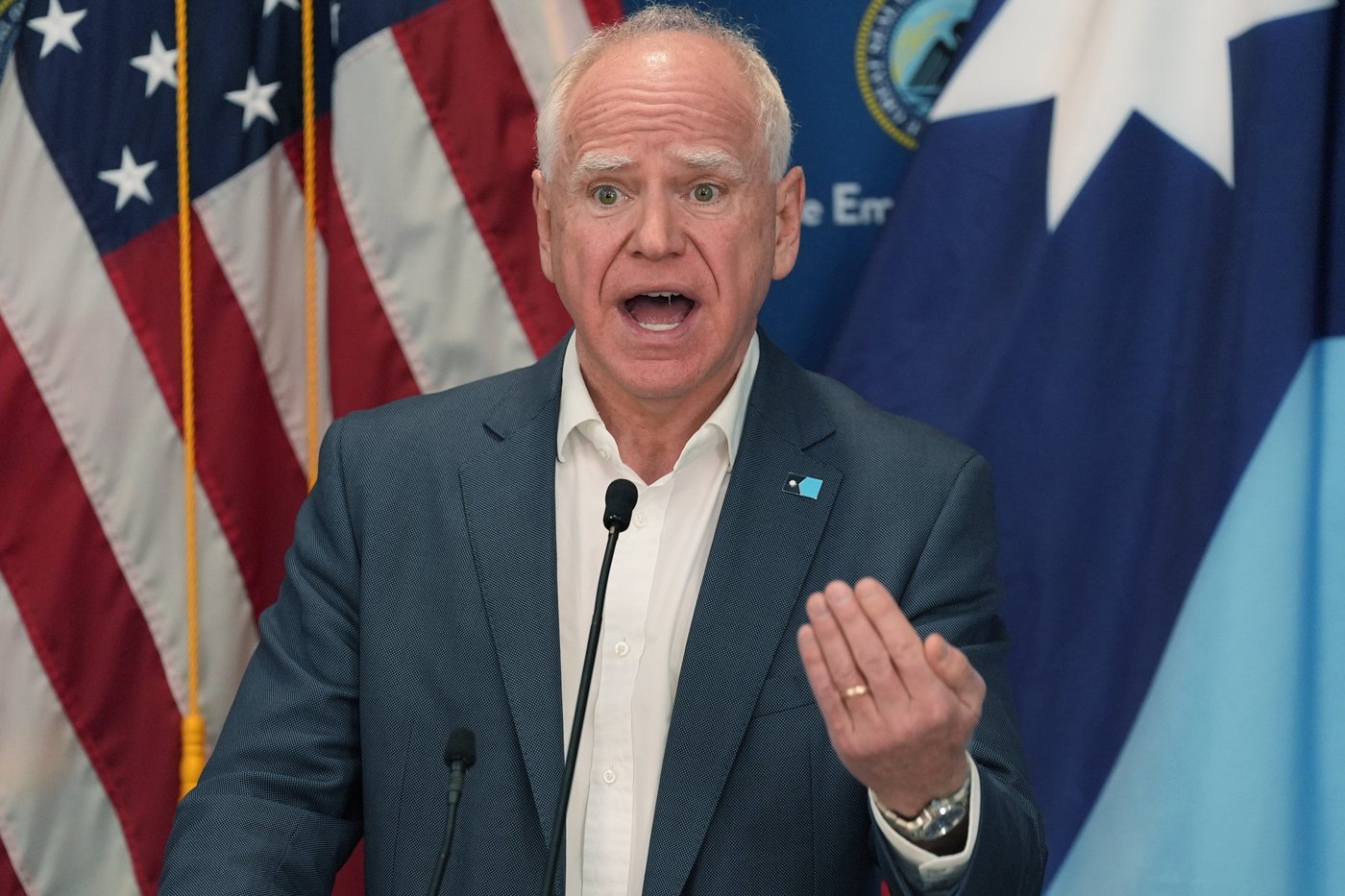 Federal and state officials both claim moral high ground in immigration crackdown after shooting | iNFOnews.ca