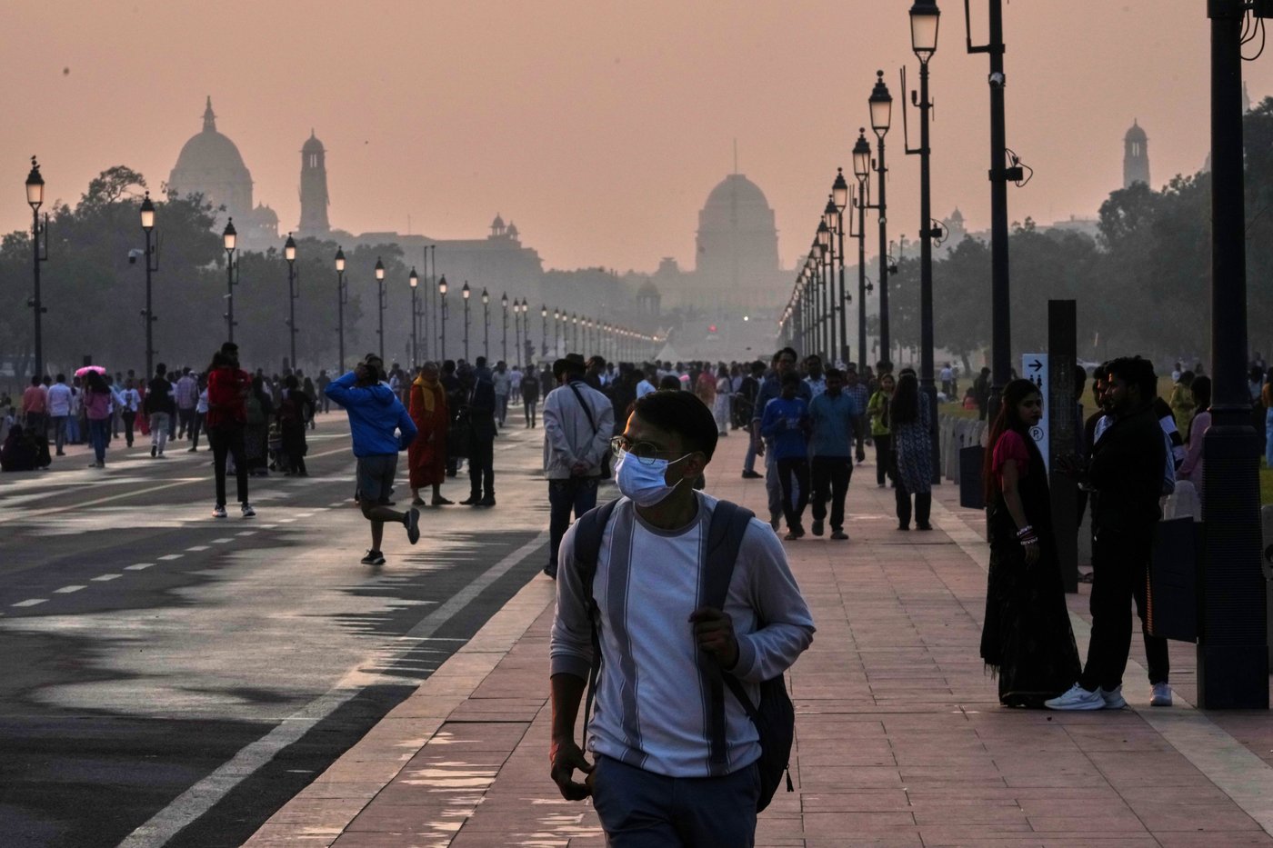 Air pollution levels surge in India's capital, sparking rare protests | iNFOnews.ca