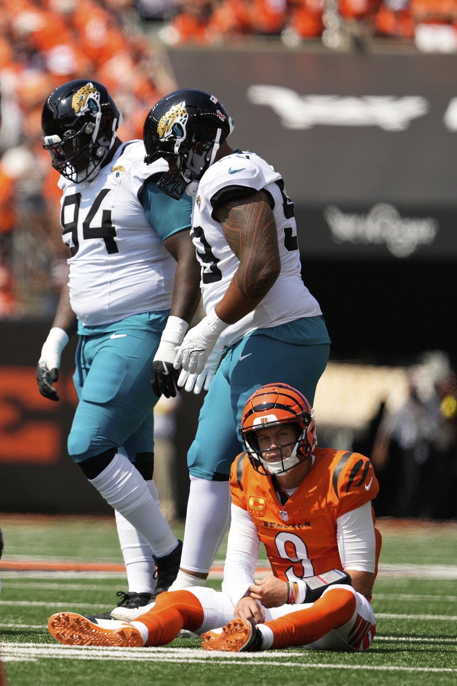 Bengals' Joe Burrow on crutches, wears boot after toe injury forces him out of win over Jaguars | iNFOnews.ca Bengals' Joe Burrow on crutches, wears boot after toe injury forces him out of win over Jaguars | iNFOnews.ca