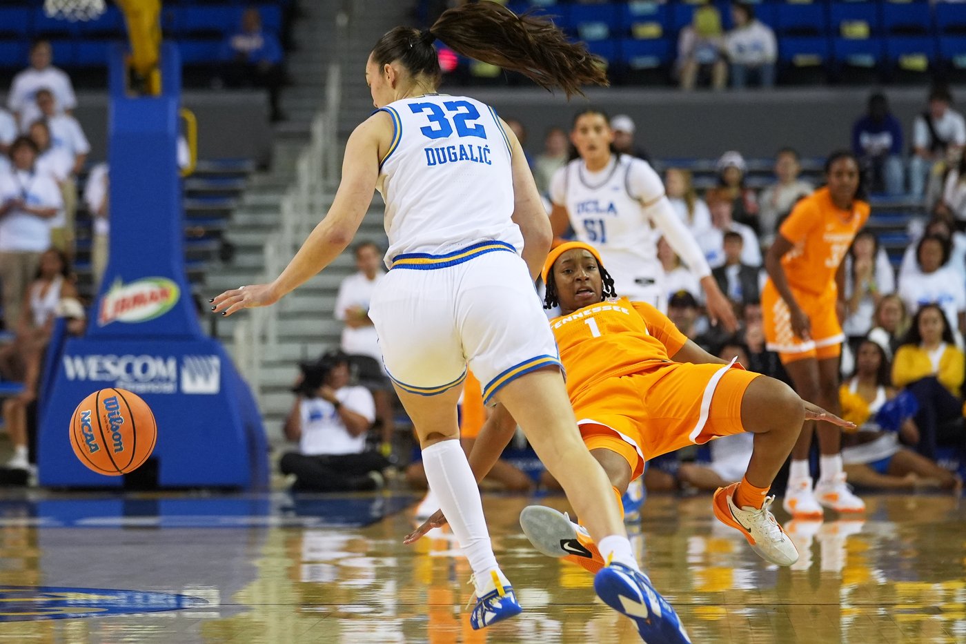 Gabriela Jaquez's 29 points lead No. 3 UCLA to a 99-77 win over No. 14 Tennessee | iNFOnews.ca