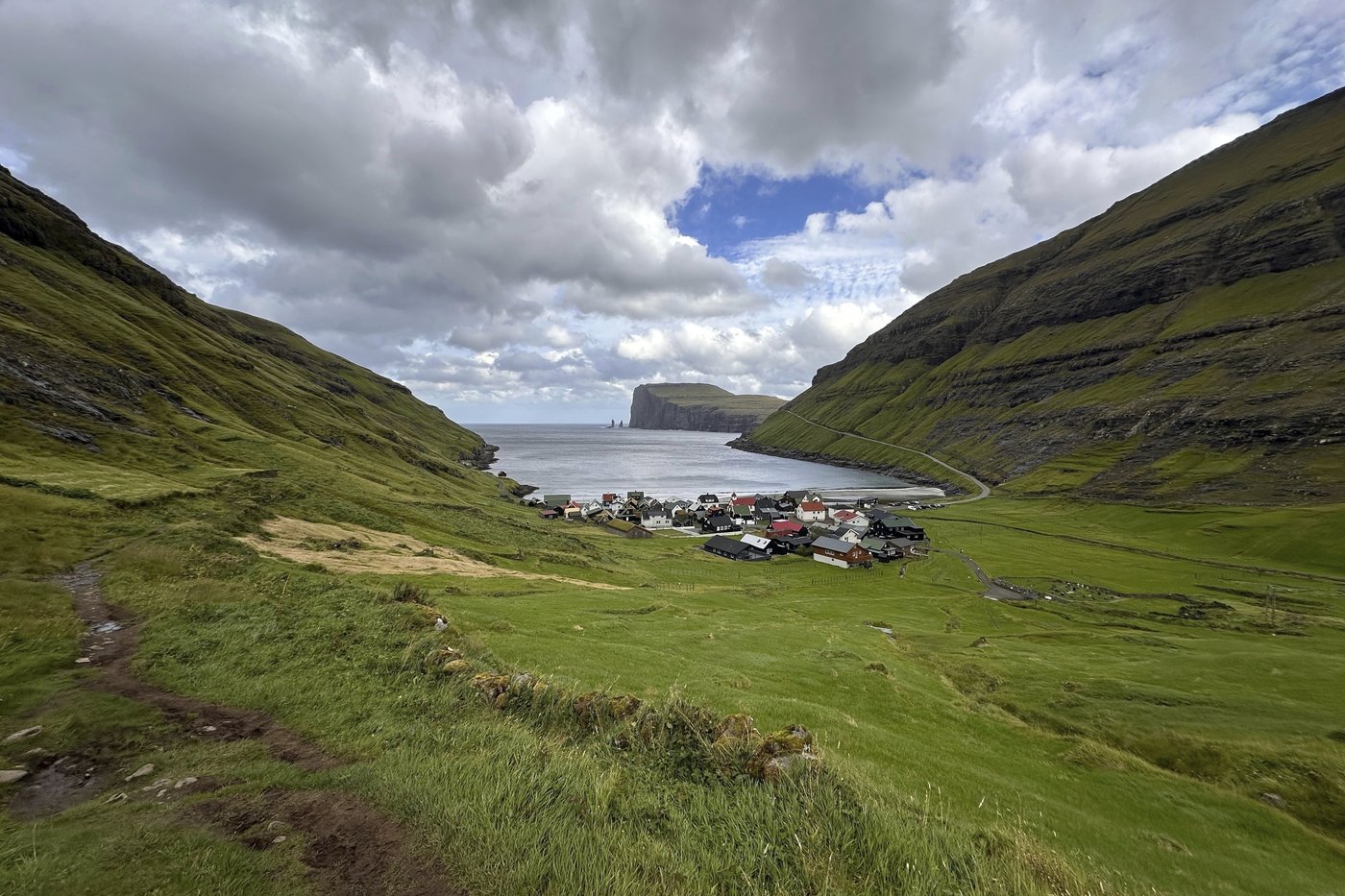 Faroe Islands part-timers and crime novelist coach are dreaming of the World Cup | iNFOnews.ca