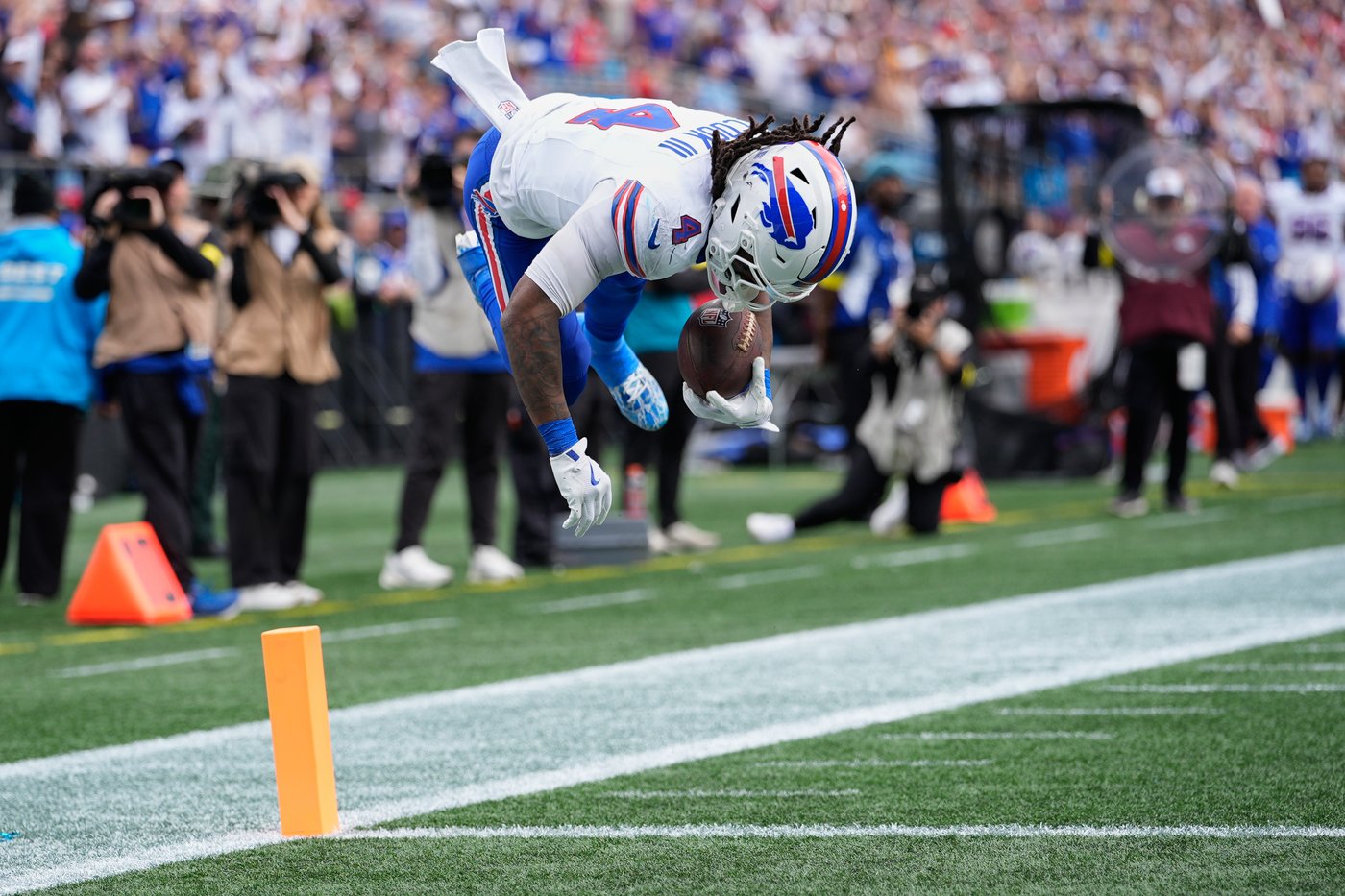 James Cook runs for 216 yards and 2 TDs, Allen accounts for 3 TDs as Bills rout Panthers 40-9 | iNFOnews.ca James Cook runs for 216 yards and 2 TDs, Allen accounts for 3 TDs as Bills rout Panthers 40-9 | iNFOnews.ca