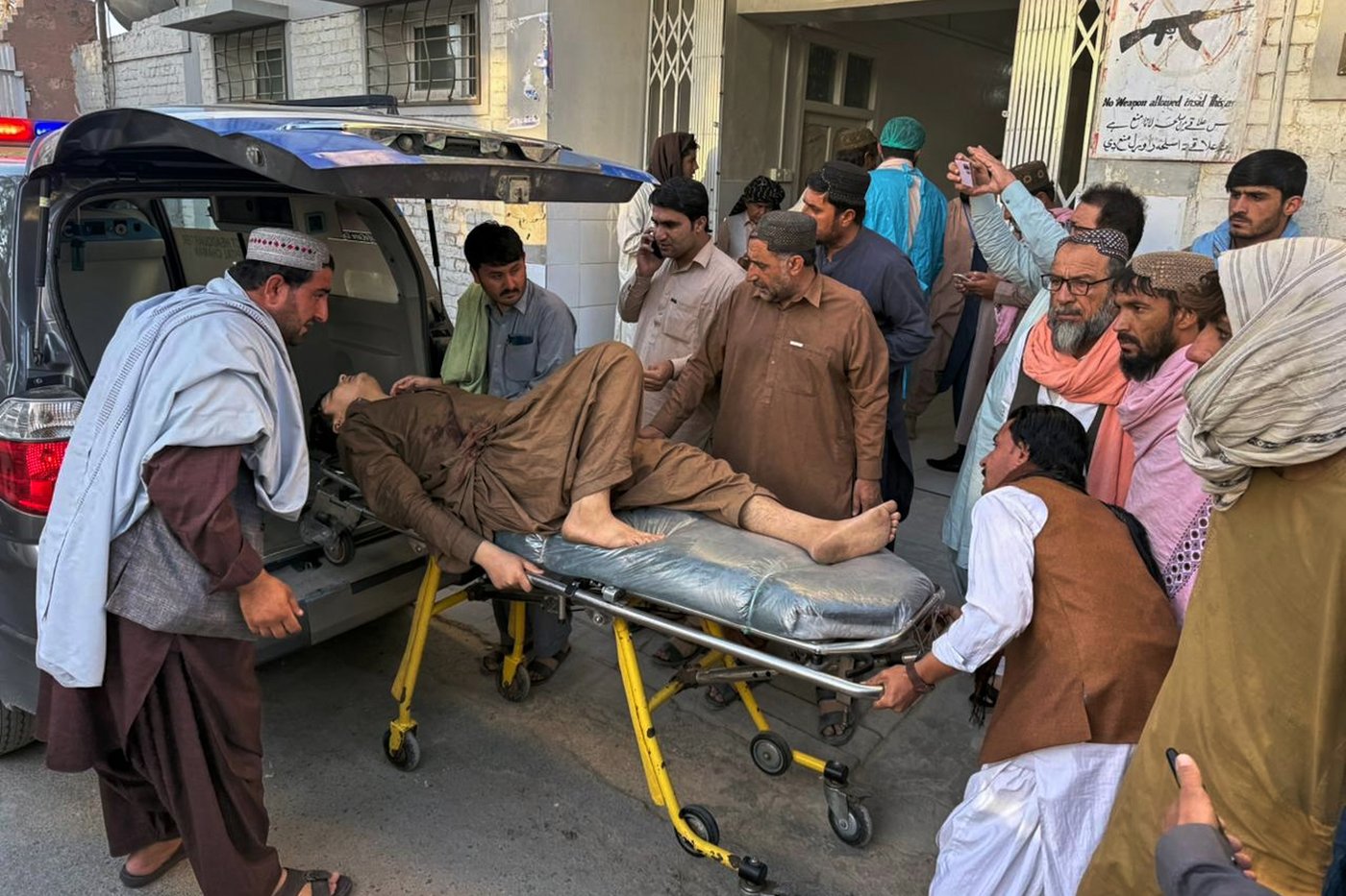 Afghanistan says more than a dozen civilians killed in renewed border fighting with Pakistan | iNFOnews.ca Afghanistan says more than a dozen civilians killed in renewed border fighting with Pakistan | iNFOnews.ca