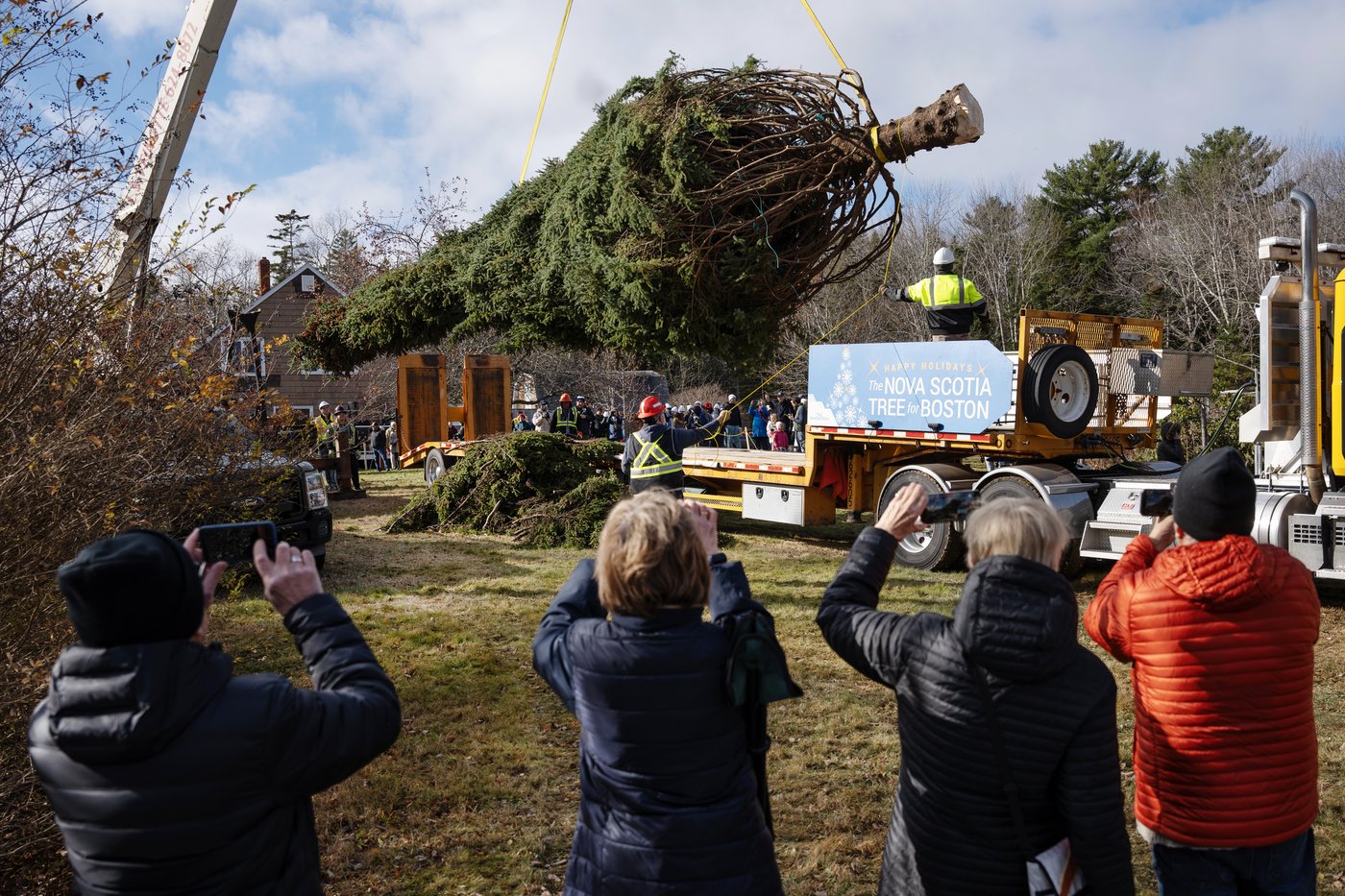Photo Gallery: Annual N.S. Christmas tree gift en route to Boston | iNFOnews.ca