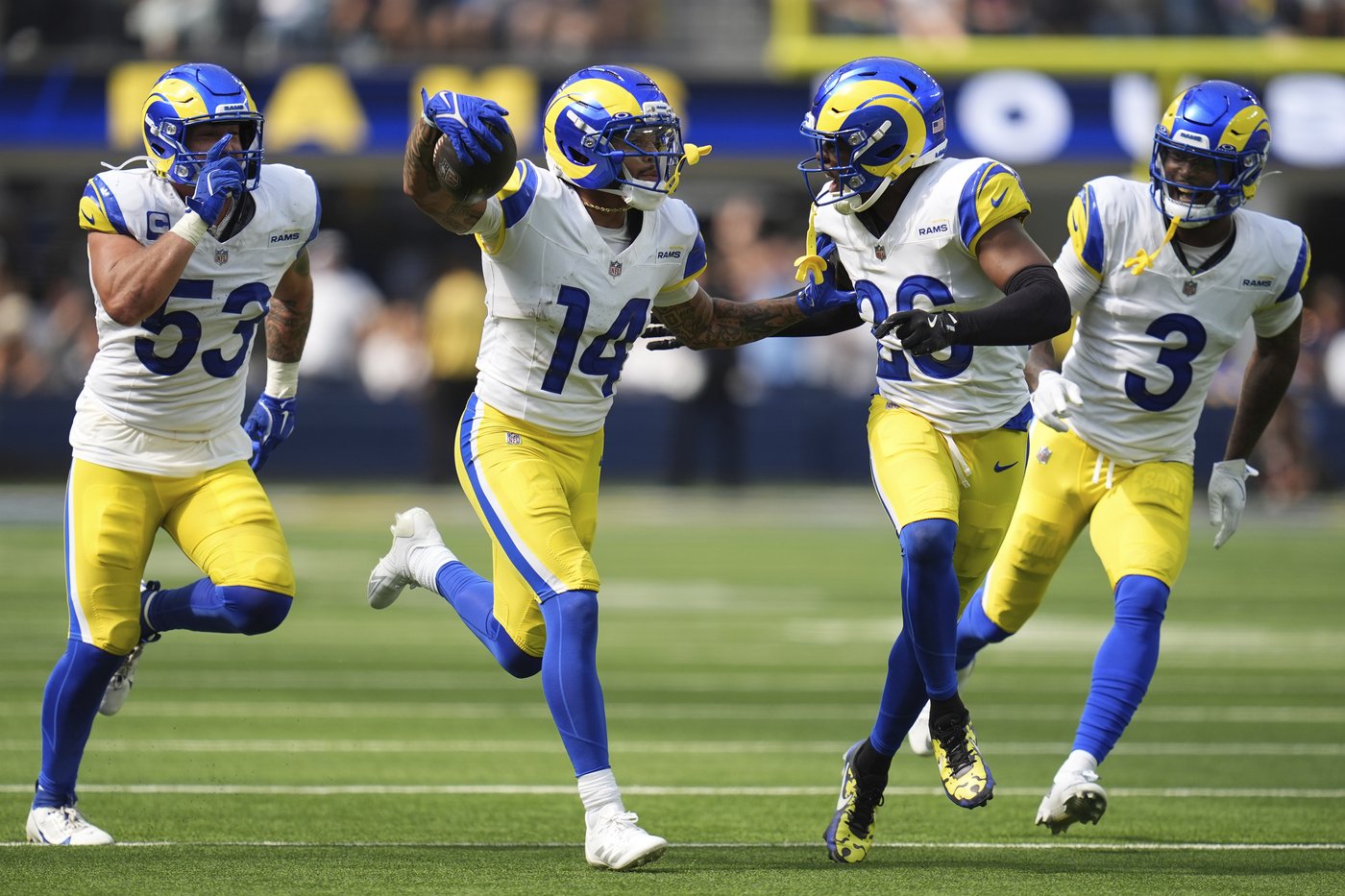 Stafford tops 60,000 yards passing, defense stands strong as Rams hold off Texans 14-9 | iNFOnews.ca
