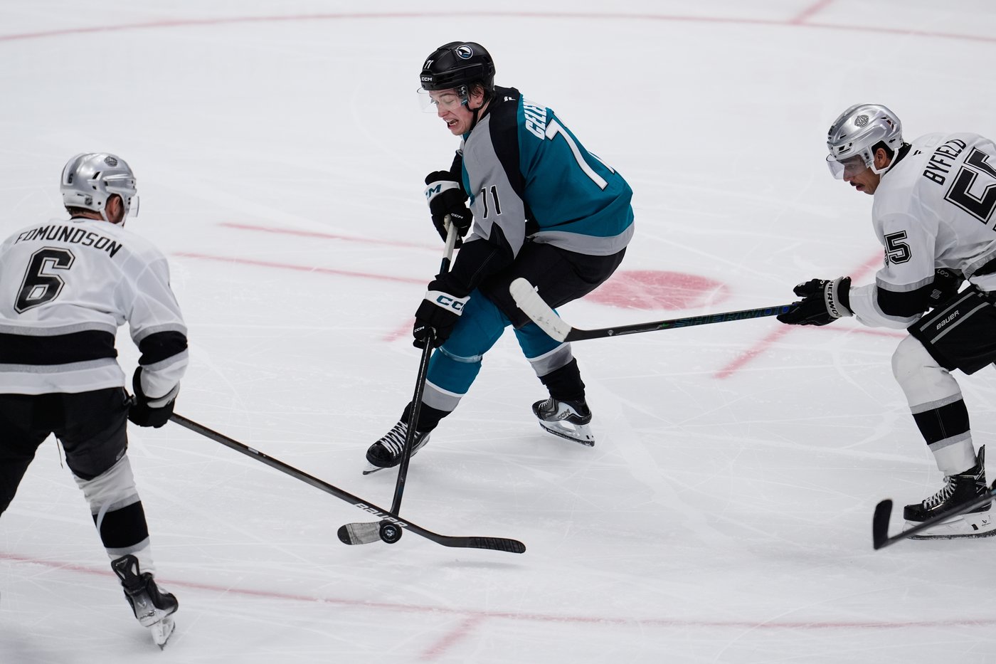 Kurashev scores only goal of shootout, Sharks beat the Kings 4-3 | iNFOnews.ca