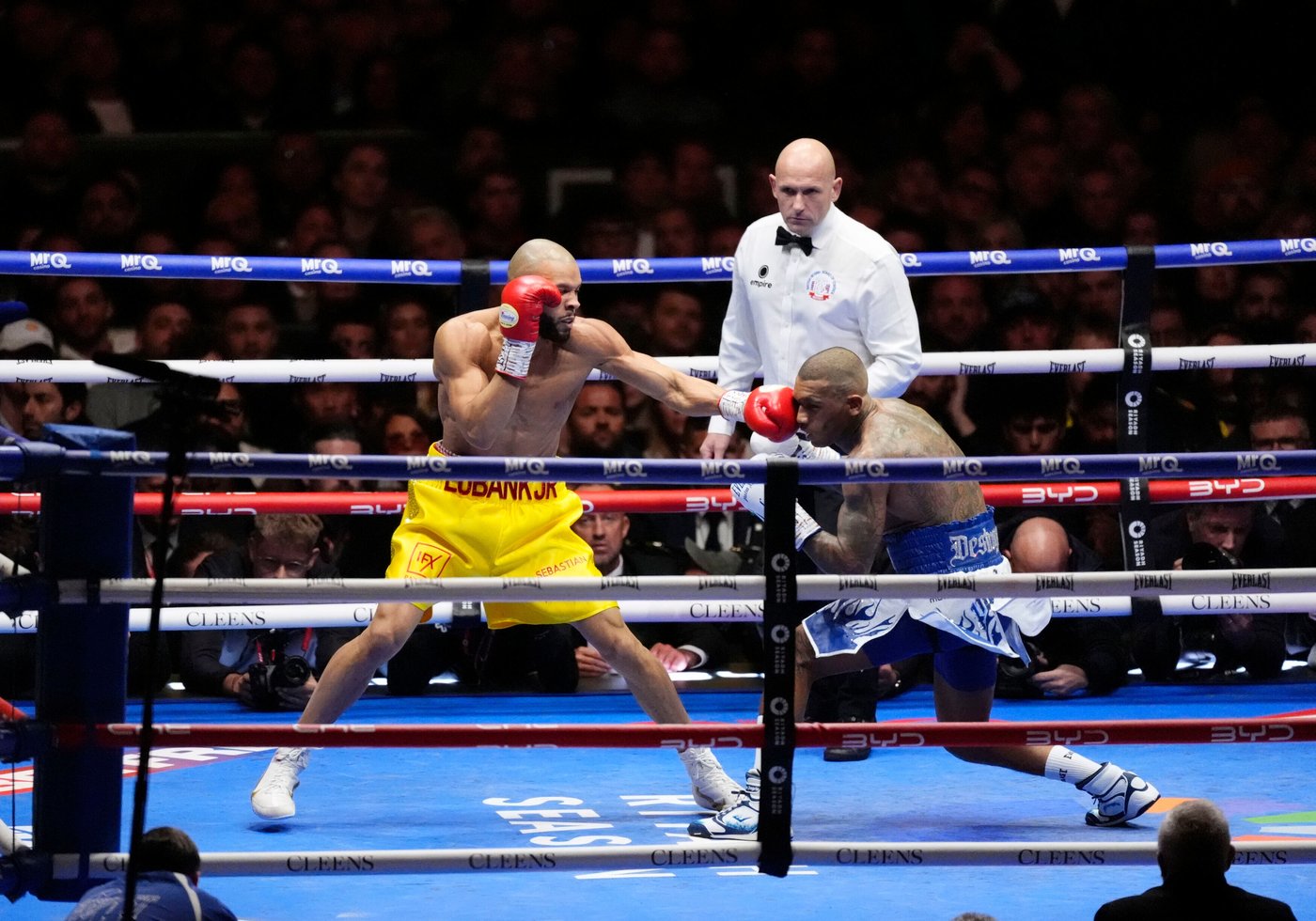 Benn dominates Eubank Jr. to earn bragging rights in British boxing's family feud | iNFOnews.ca Benn dominates Eubank Jr. to earn bragging rights in British boxing's family feud | iNFOnews.ca