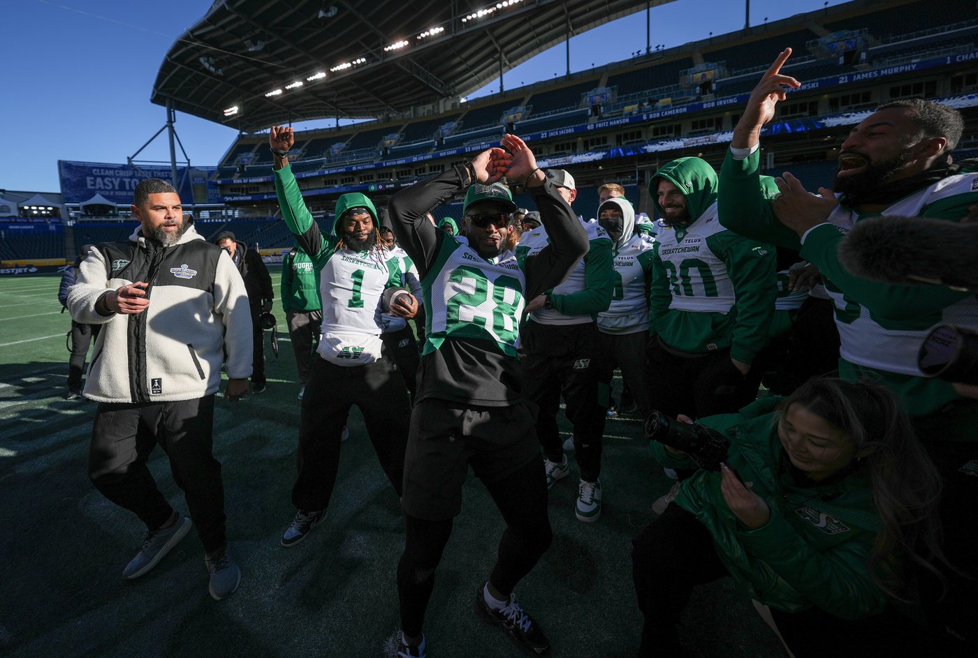 Photo Gallery: Roughriders and Alouettes Walkthrough Stadium Pre-Grey Cup | iNFOnews.ca