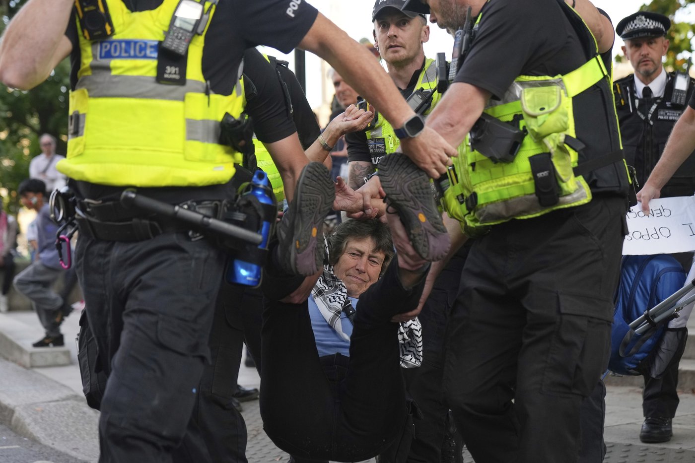 Police arrest almost 900 at London protest supporting banned group Palestine Action | iNFOnews.ca