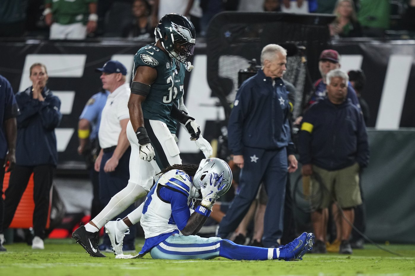 Top photos from the NFL season opener between the Philadelphia Eagles and the Dallas Cowboys | iNFOnews.ca