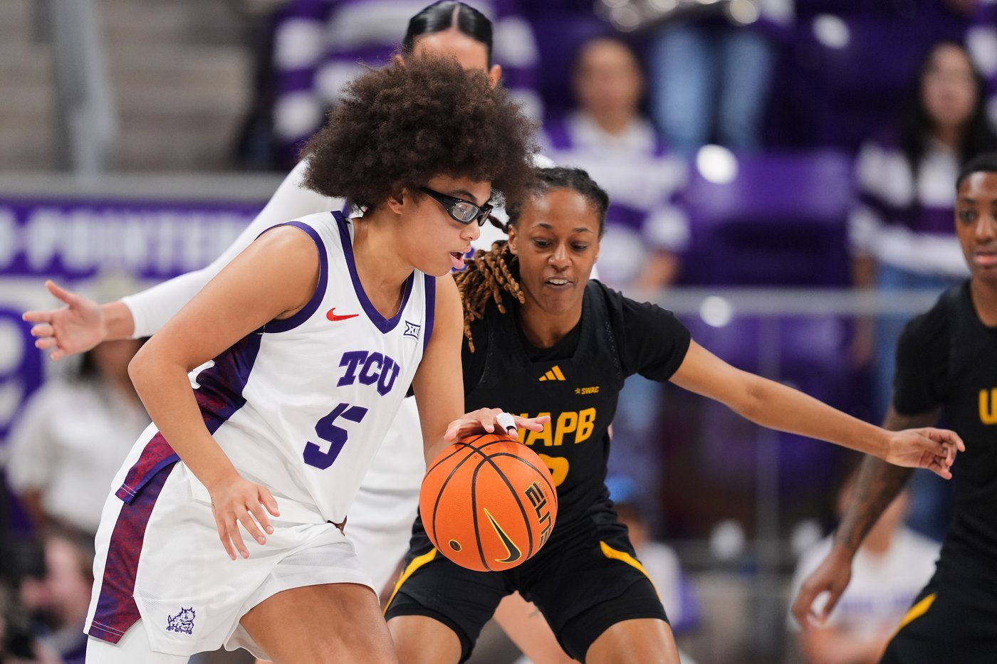 Olivia Miles has 3rd straight triple-double, and Marta Suarez her 1st as No. 9 TCU beats Pine Bluff | iNFOnews.ca