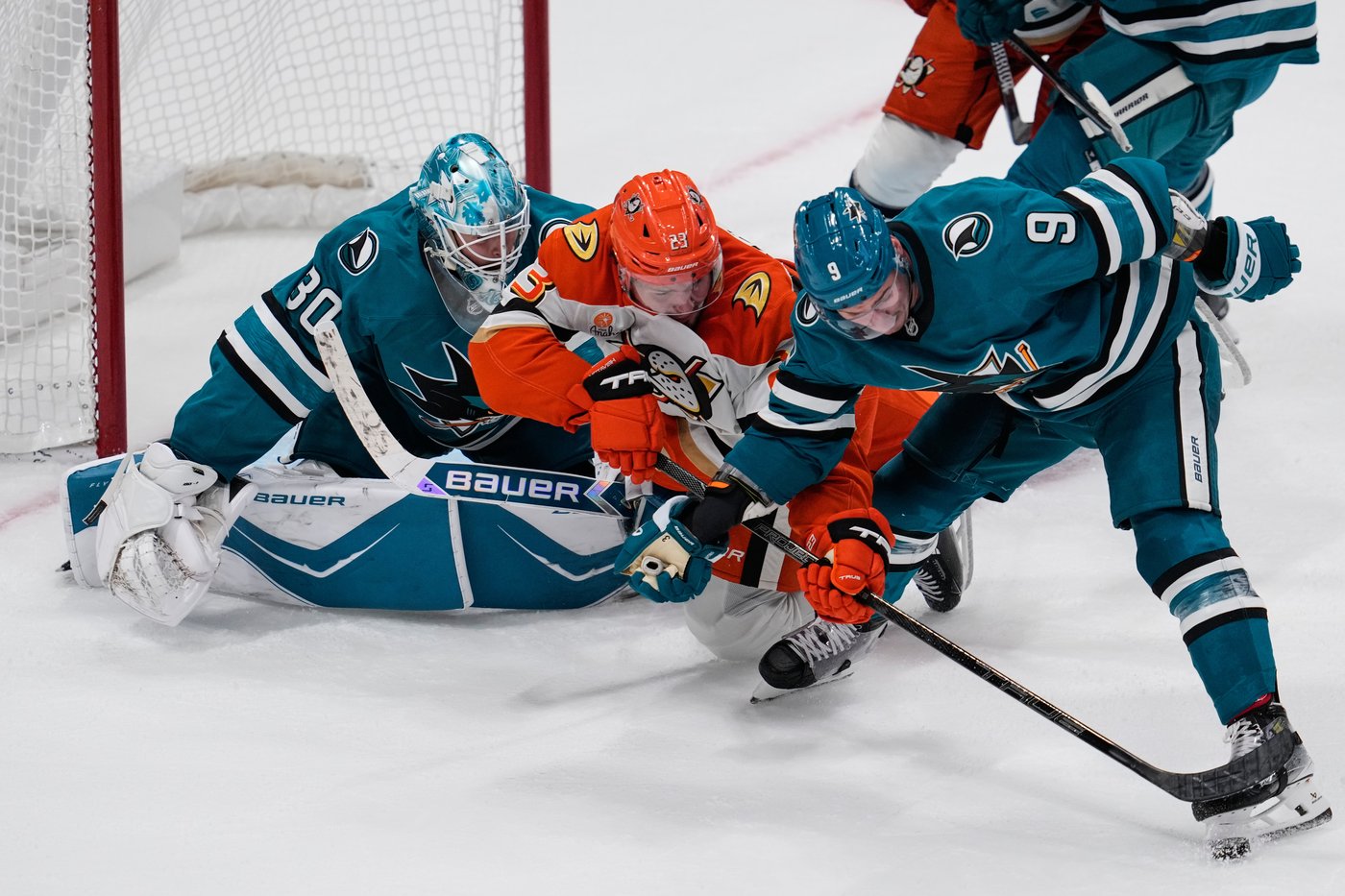 Ducks rally to stun Sharks 7-6 in OT | iNFOnews.ca