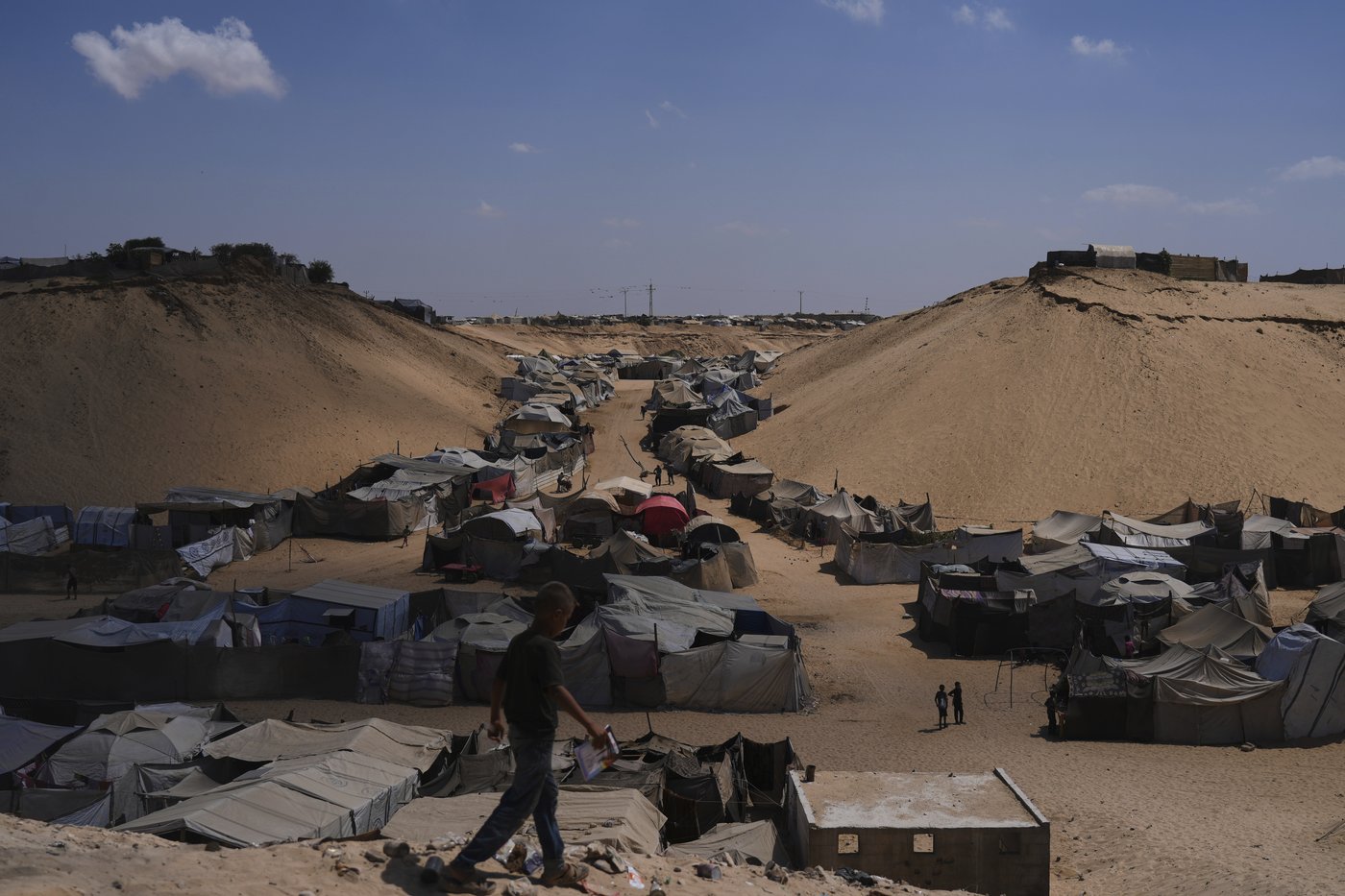 Israeli strikes kill more than 40 people in Gaza, say health officials, ahead of UN meeting | iNFOnews.ca