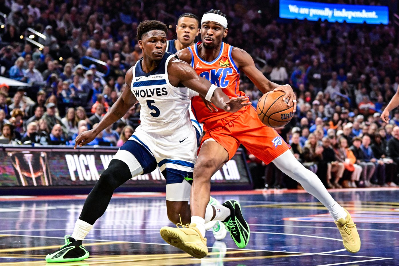 Shai Gilgeous-Alexander scores 40 points while ill, leads Thunder to 10th straight win | iNFOnews.ca