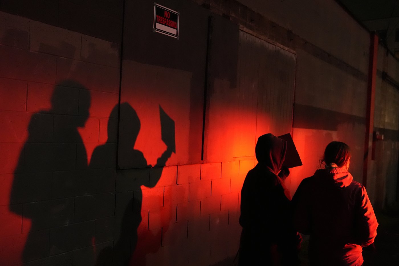 Photos show protests over the shooting of 2 people by federal immigration agents in Oregon | iNFOnews.ca