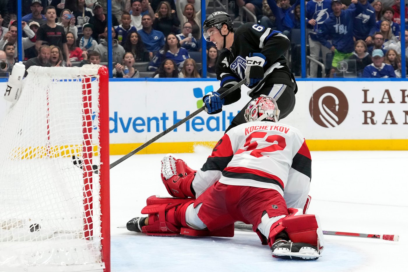 Jake Guentzel scores twice as Lightning rally for 6-4 win over Hurricanes | iNFOnews.ca