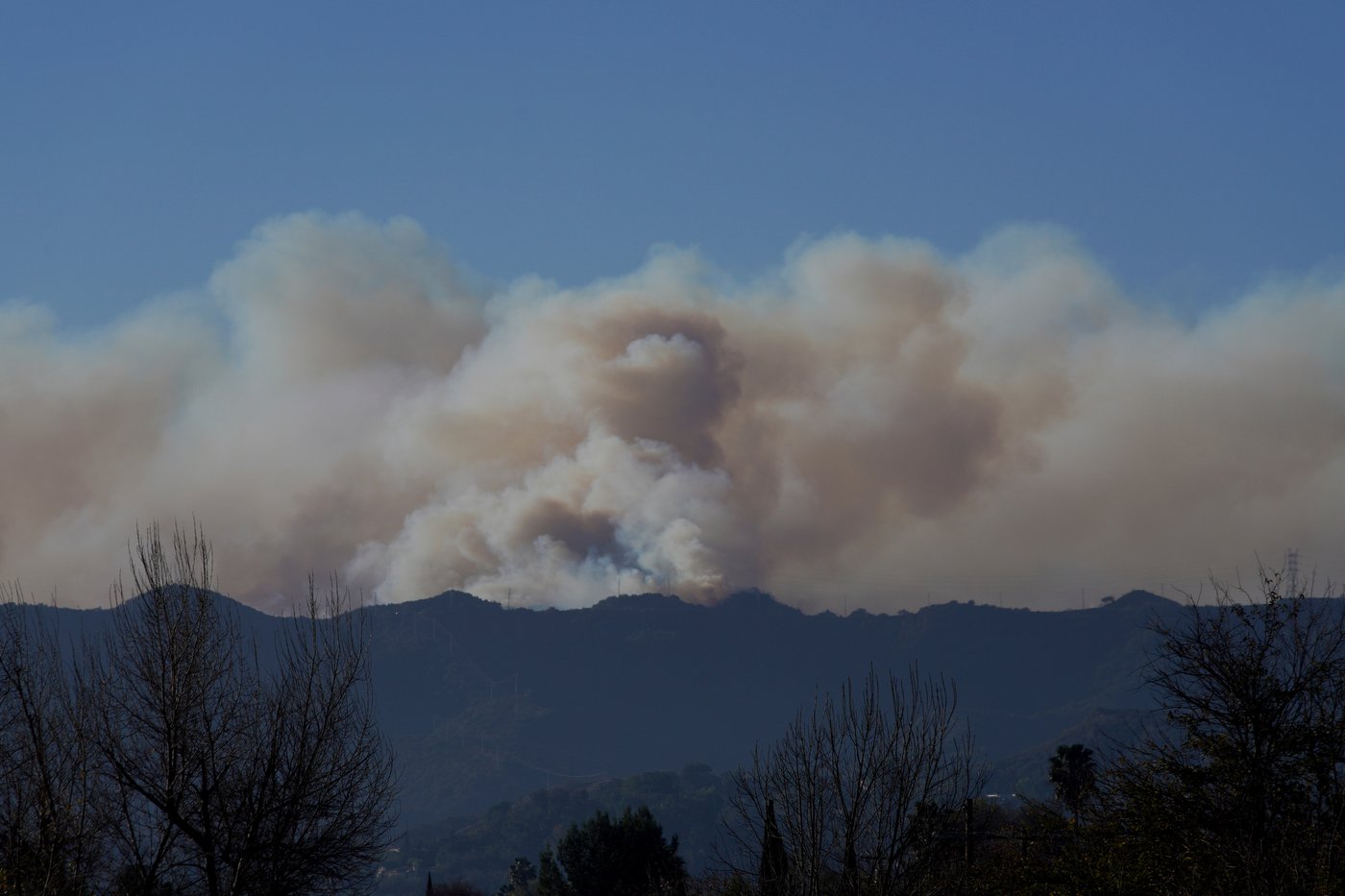 California governor signs bills to aid Los Angeles wildfire recovery and reform disaster response | iNFOnews.ca