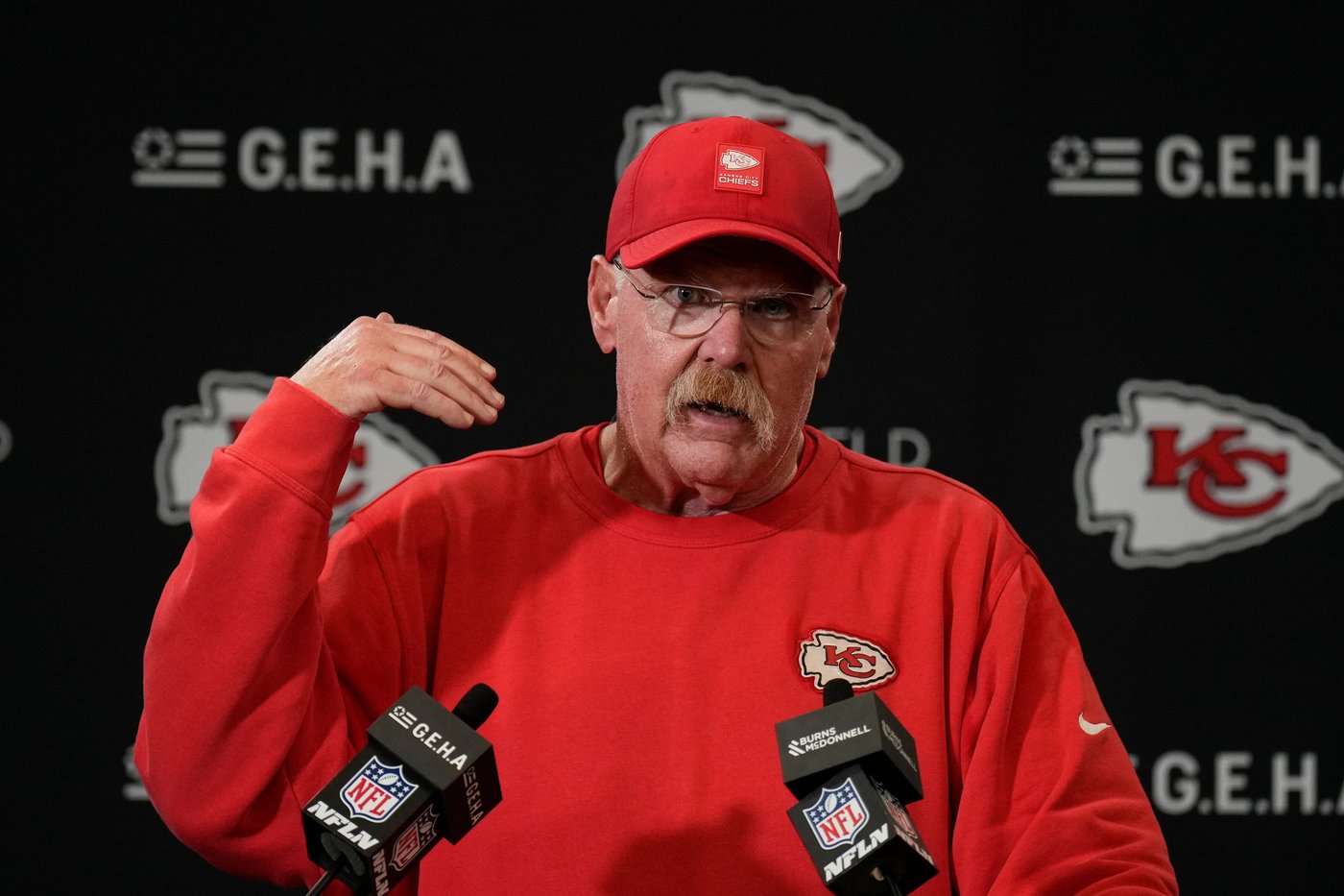 Chiefs place Josh Simmons on injured reserve after wrist surgery | iNFOnews.ca