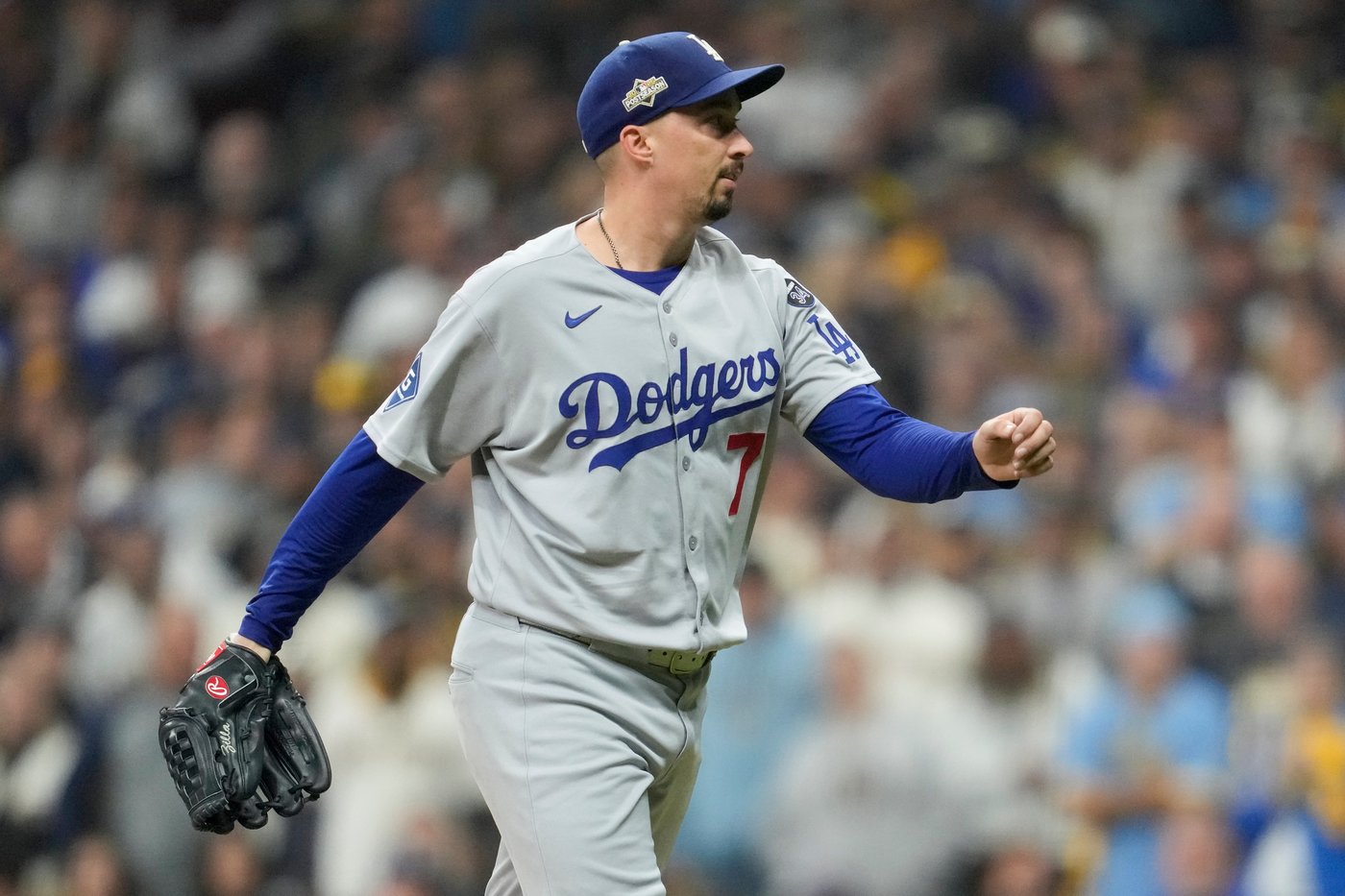 Snell spectacular and Dodgers barely hold on in 9th to beat Brewers 2-1 in NLCS opener | iNFOnews.ca Snell spectacular and Dodgers barely hold on in 9th to beat Brewers 2-1 in NLCS opener | iNFOnews.ca