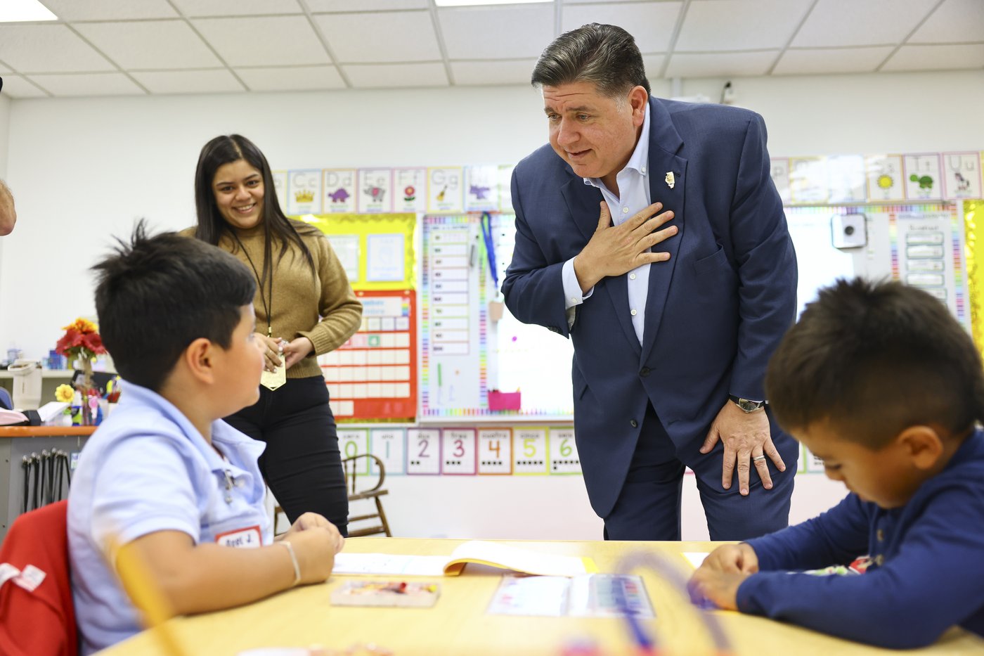 Trump's promised immigration crackdown in Chicago could last about six weeks, suburban official says | iNFOnews.ca Trump's promised immigration crackdown in Chicago could last about six weeks, suburban official says | iNFOnews.ca