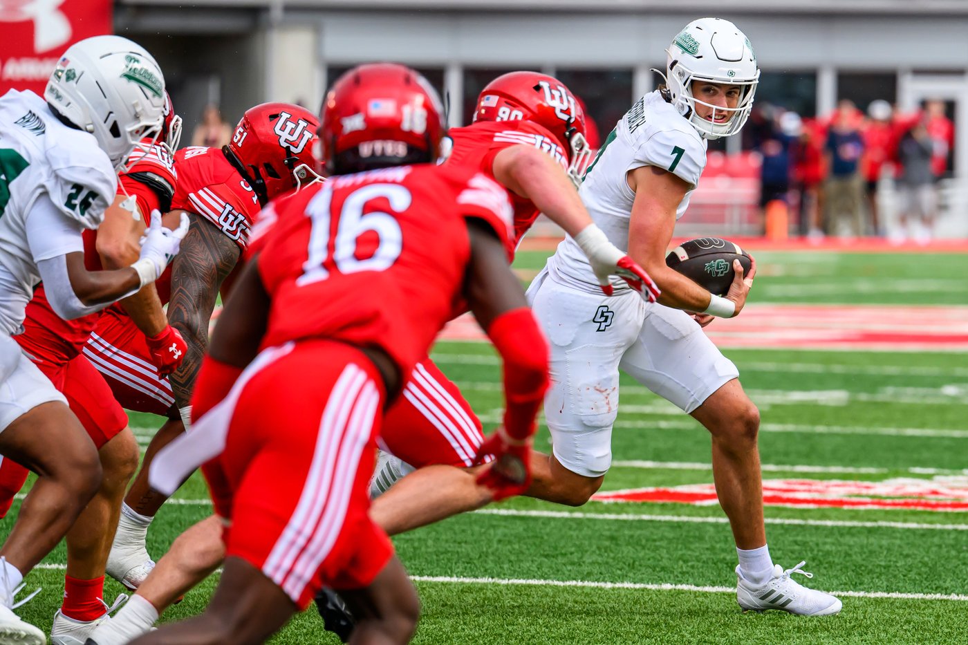 No. 25 Utah throttles Cal Poly 63-9 behind Devon Dampier's 3 TD passes | iNFOnews.ca No. 25 Utah throttles Cal Poly 63-9 behind Devon Dampier's 3 TD passes | iNFOnews.ca