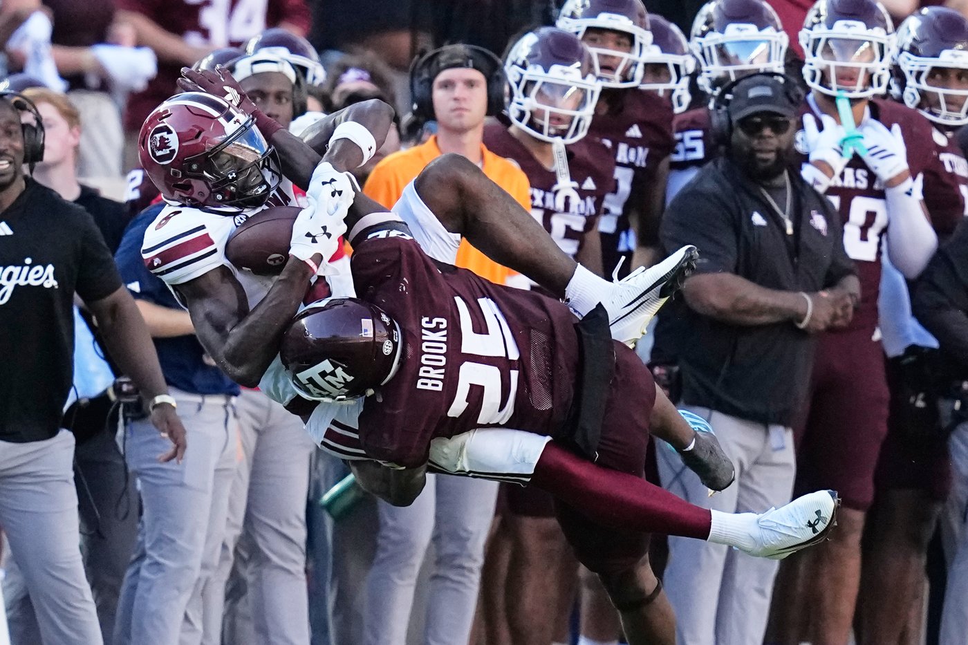 No. 3 Texas A&M pulls off biggest comeback in school history to beat South Carolina 31-30 | iNFOnews.ca No. 3 Texas A&M pulls off biggest comeback in school history to beat South Carolina 31-30 | iNFOnews.ca