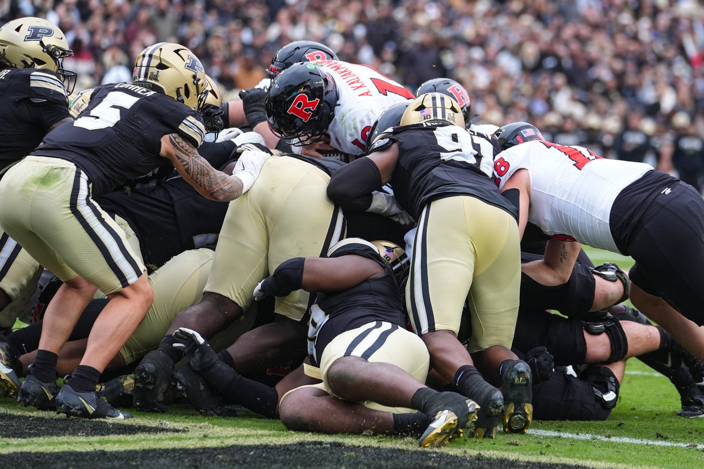 Rutgers cashes in on late fumble, knocks off Purdue 27-24 | iNFOnews.ca Rutgers cashes in on late fumble, knocks off Purdue 27-24 | iNFOnews.ca
