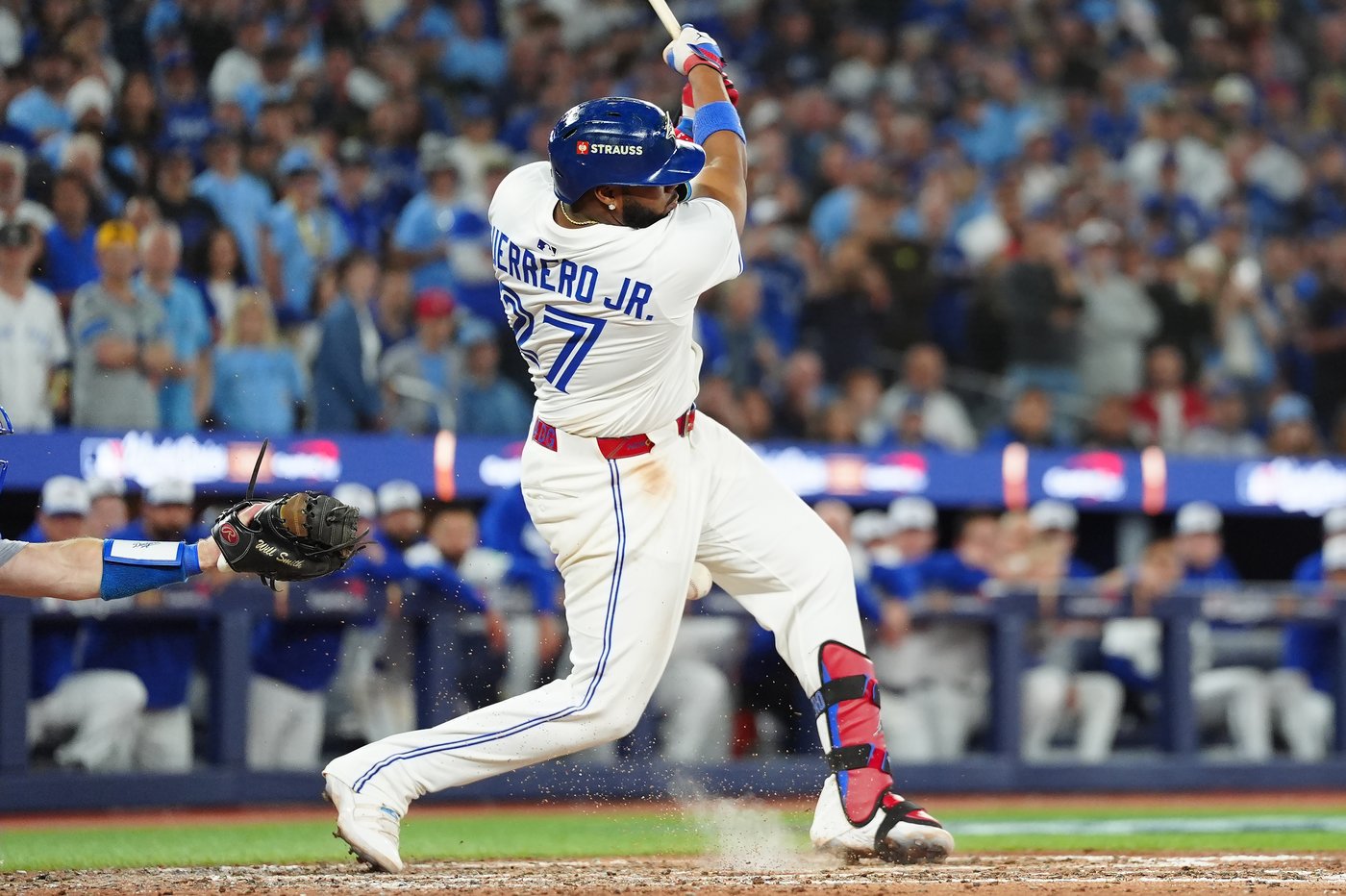Dodgers beat Jays 5-1 in Game 2 of World Series | iNFOnews.ca