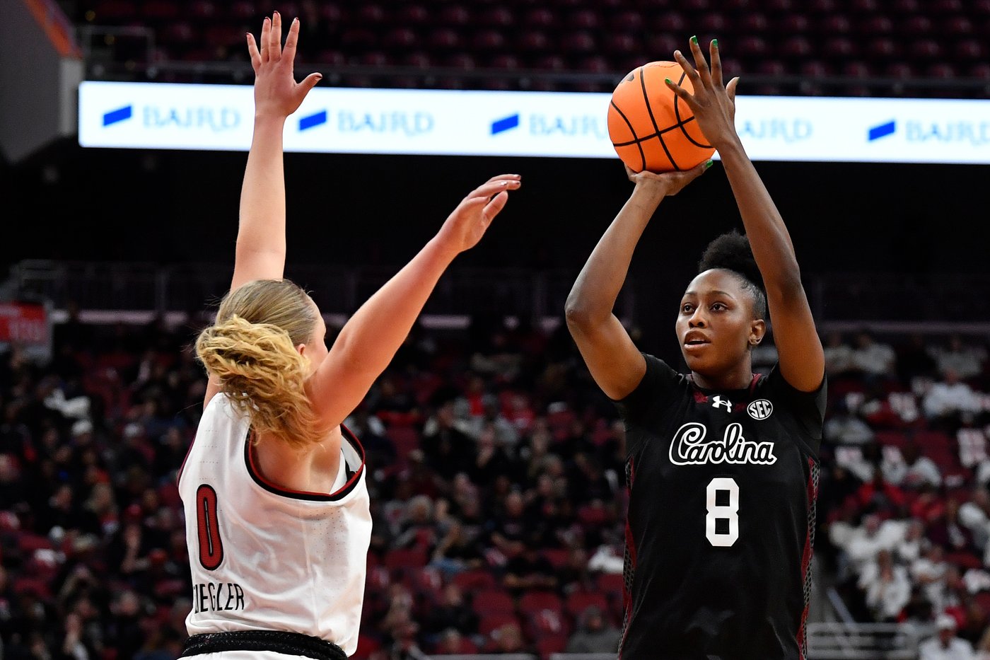 No. 3 South Carolina women outlast No. 22 Louisville 79-77 in ACC/SEC Challenge | iNFOnews.ca