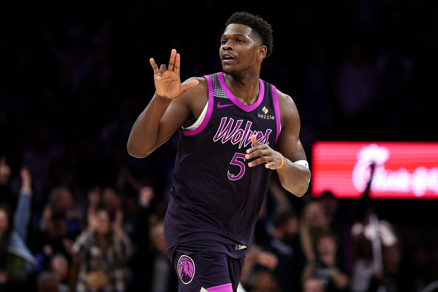 Anthony Edwards returns with a late flourish for the Timberwolves in a clutch win over the Thunder | iNFOnews.ca