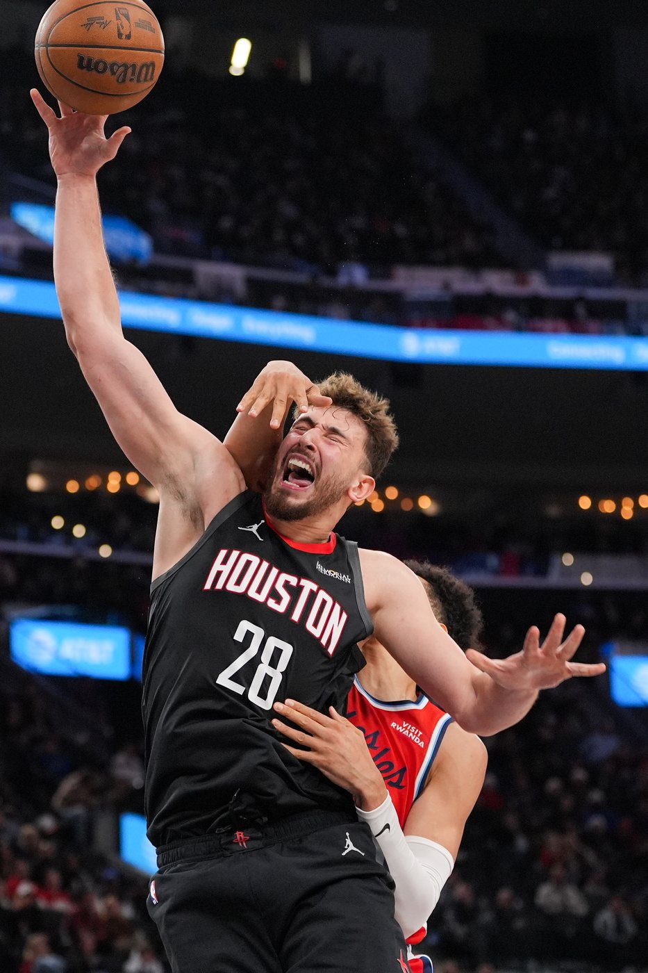 Leonard's 41-point game powers Clippers to a 128-108 victory over the Rockets | iNFOnews.ca