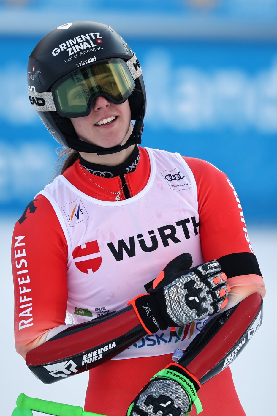 Swiss skier Rast dedicates her 1st World Cup GS win to victims of Crans-Montana bar fire | iNFOnews.ca