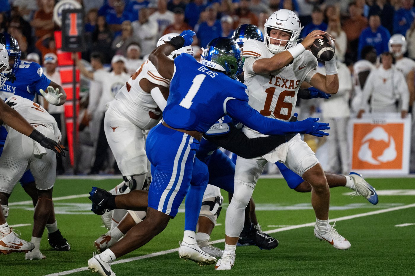 Shipley kicks 45-yard FG in OT to lift No. 21 Texas to 16-13 win at Kentucky | iNFOnews.ca Shipley kicks 45-yard FG in OT to lift No. 21 Texas to 16-13 win at Kentucky | iNFOnews.ca